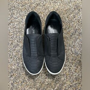 J Slides Women’s Black Slip-on GUC See Pics Good Condition Size 8.5